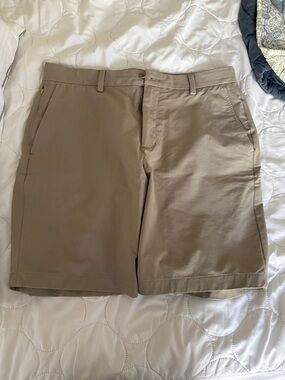 Vineyard Vines shorts